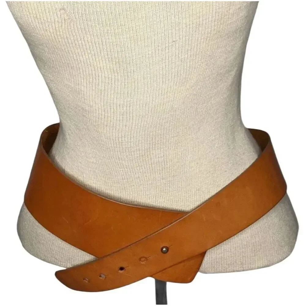 ✨OUTBACK RED Womens Caramel Color Leather Sz Large Belt✨